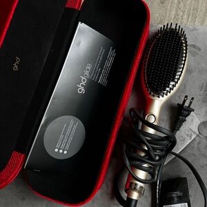 Gnd Glide hot smoothing brush